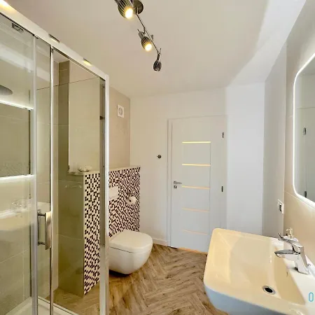 Gdynia Apartment- Tranquil Retreat, 15 Minutes To The Sea & Gdansk Center *