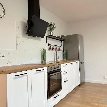 Lejlighed Gdynia Apartment- Tranquil Retreat, 15 Minutes To The Sea & Gdansk Center