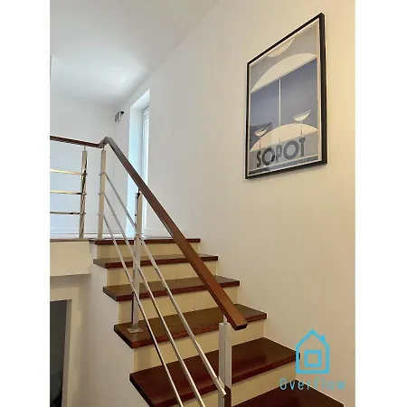Gdynia Apartment- Tranquil Retreat, 15 Minutes To The Sea & Gdansk Center * Borkowo