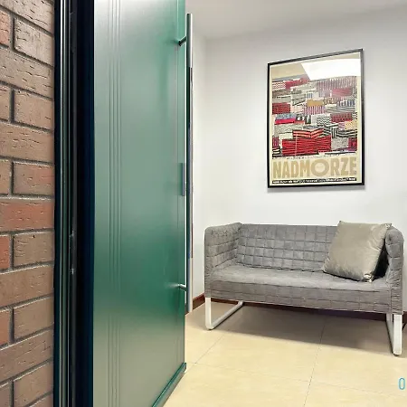 Gdynia Apartment- Tranquil Retreat, 15 Minutes To The Sea & Gdansk Center * Borkowo (Gdansk)