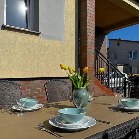 Gdynia Apartment- Tranquil Retreat, 15 Minutes To The Sea & Gdansk Center Lejlighed *
