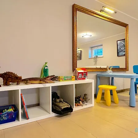 Gdynia Apartment- Tranquil Retreat, 15 Minutes To The Sea & Gdansk Center Lejlighed