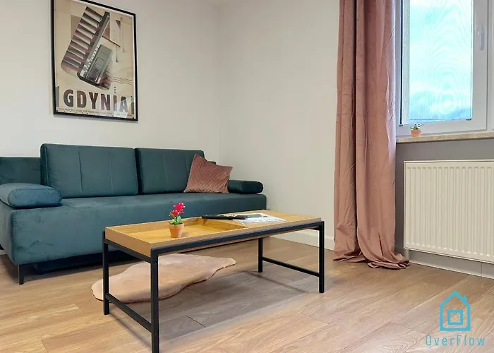 Gdynia Apartment- Tranquil Retreat, 15 Minutes To The Sea & Gdansk Center