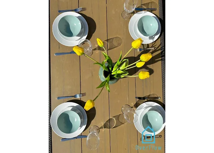 Gdynia Apartment- Tranquil Retreat, 15 Minutes To The Sea & Gdansk Center