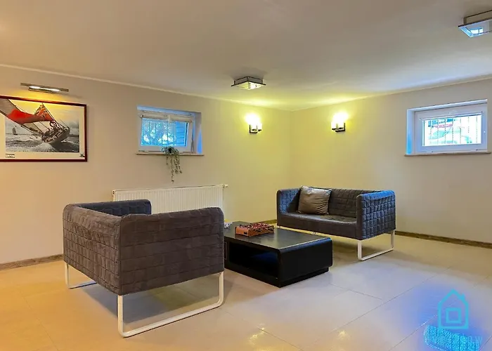 Gdynia Apartment- Tranquil Retreat, 15 Minutes To The Sea & Gdansk Center Borkowo (Gdansk)