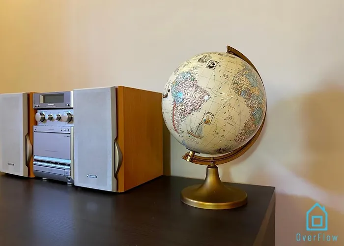 Gdynia Apartment- Tranquil Retreat, 15 Minutes To The Sea & Gdansk Center *